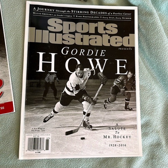 Mr. Hockey Gordie Howe, NHL Book Collection - Picture 11 of 12